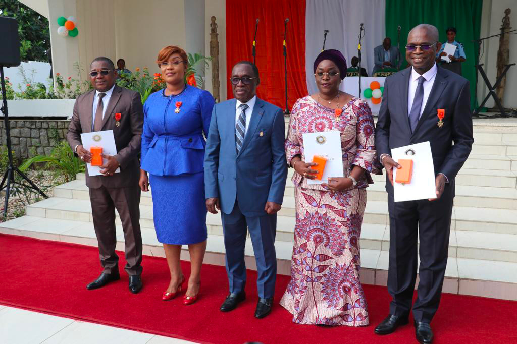 Distinction : Mme Minafou Fanta Coulibaly-Koné (Directeur de Cabinet MEF) élevée au rang d’Officier de l’ordre national du mérite